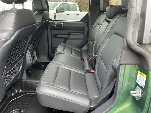 Used 2025 Ford Bronco Badlands image 26