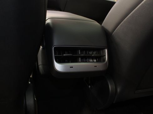 Used 2022 Tesla Model Y Performance AWD/4WD image 40