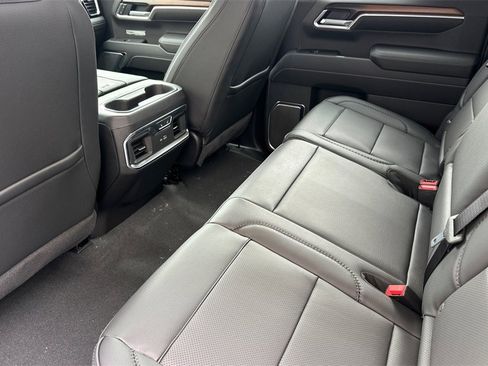Used 2025 GMC Sierra 1500 Denali image 10