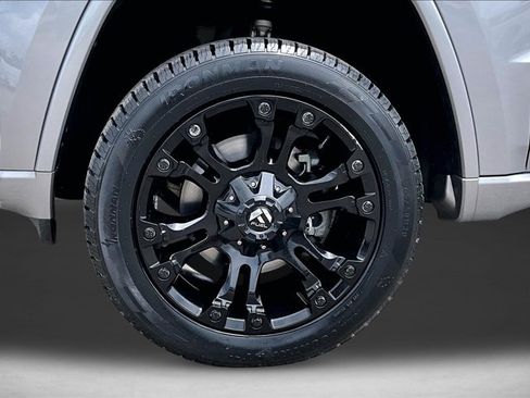 Used 2021 Jeep Grand Cherokee Laredo X AWD/4WD image 10