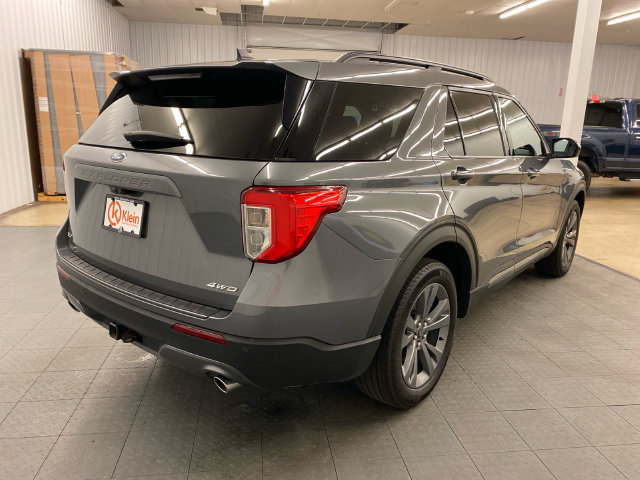 Used 2023 Ford Explorer XLT w/ Equipment Group 202A AWD/4WD image 17