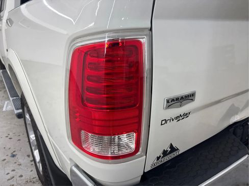 Used 2017 RAM 1500 Laramie w/ Convenience Group AWD/4WD image 33