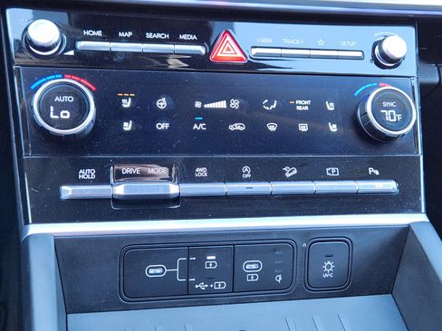 Certified 2024 Hyundai Santa Fe Limited image 25