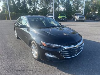 Used 2022 Chevrolet Malibu LT image 1