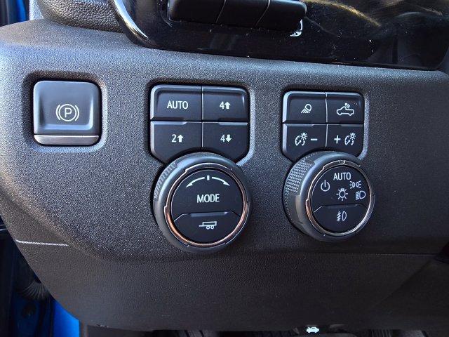 Used 2023 Chevrolet Silverado 1500 LTZ w/ LTZ Premium Package AWD/4WD image 17