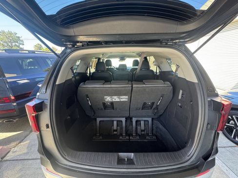 Used 2026 Kia Carnival FWD image 34