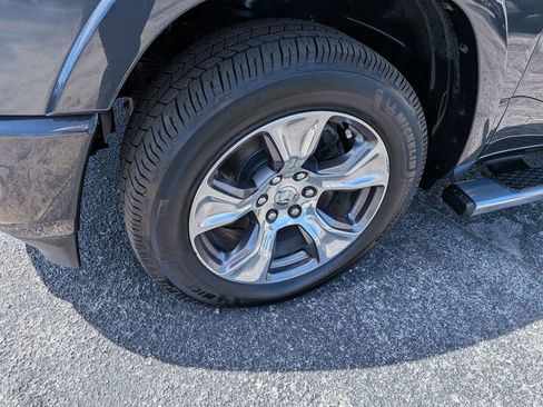 Used 2019 RAM 1500 Laramie w/ Sport Appearance Package AWD/4WD image 8