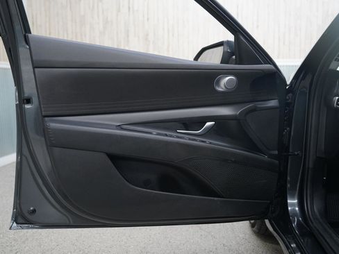 Used 2023 Hyundai Elantra SEL FWD image 28