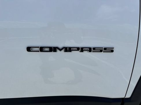 Used 2023 Jeep Compass Sport AWD/4WD image 36
