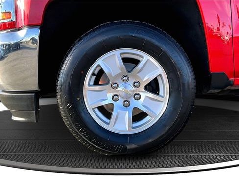 Used 2018 Chevrolet Silverado 1500 LT w/ All Star Edition image 33