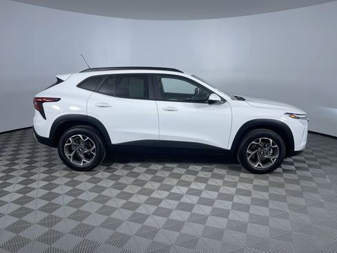 Used 2024 Chevrolet Trax LT w/ Driver Confidence Package image 10