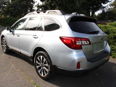 Used 2016 Subaru Outback 3.6R Limited AWD/4WD image 4