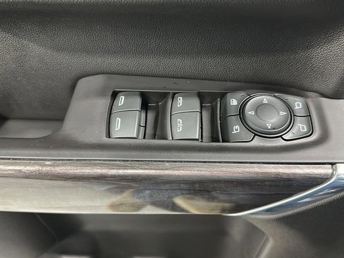 Used 2019 Chevrolet Silverado 1500 LTZ w/ LTZ Premium Package AWD/4WD image 17