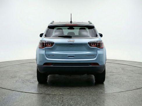 Used 2025 Jeep Compass Limited image 7