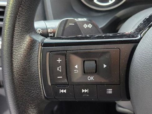 Used 2023 Nissan Rogue SV FWD image 25