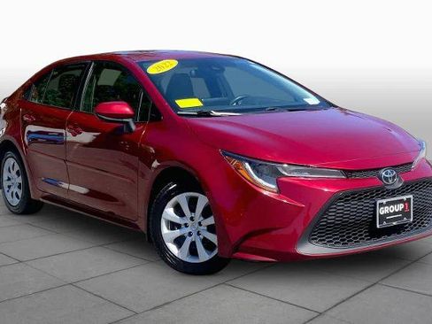 Used 2022 Toyota Corolla LE FWD image 3