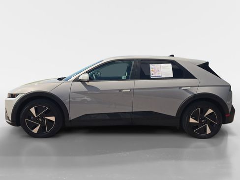Certified 2025 Hyundai Ioniq 5 SE RWD image 6