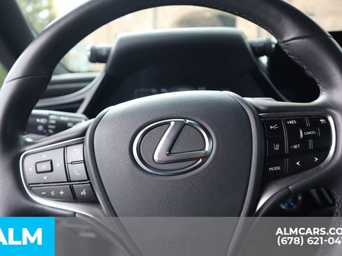Used 2022 Lexus ES 300h w/ Premium Package image 29