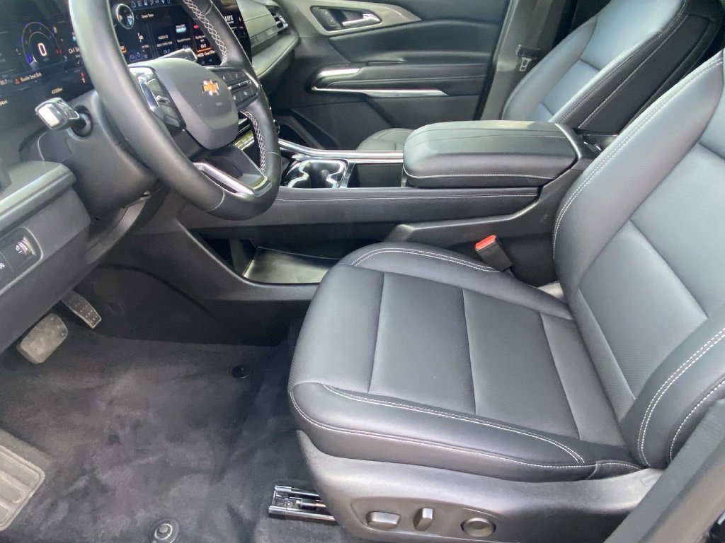 Used 2026 Chevrolet Traverse LT FWD image 17