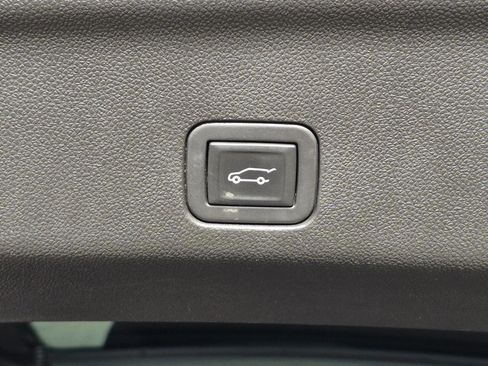 Used 2023 GMC Yukon Denali Ultimate w/ LPO, Floor Liner Package AWD/4WD image 10