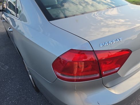 Used 2012 Volkswagen Passat 2.5 SE FWD image 12