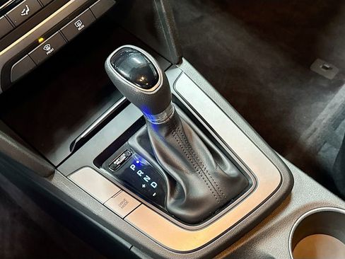 Used 2018 Hyundai Elantra SEL w/ Cargo Package image 15