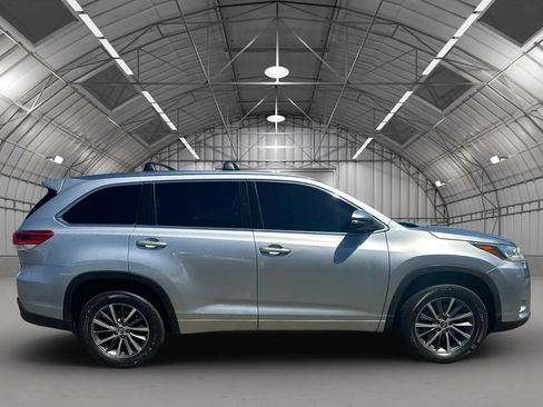 Used 2018 Toyota Highlander XLE FWD image 7