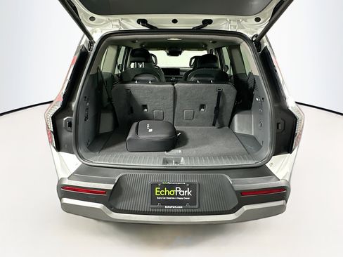 Used 2024 Kia EV9 Light Long Range image 30