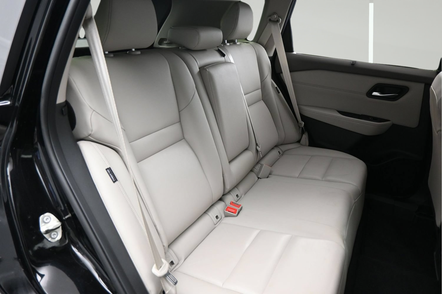 Certified 2025 Nissan Rogue SL w/ SL Premium Package FWD image 13