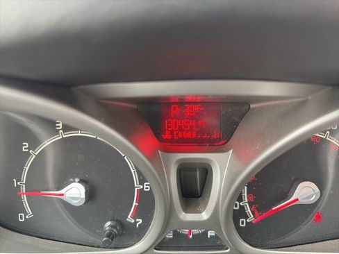 Used 2013 Ford Fiesta SE image 32