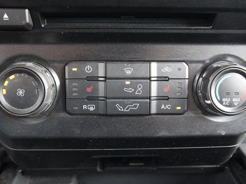 Used 2018 Ford F150 XLT w/ Equipment Group 302A Luxury AWD/4WD image 31