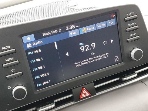 Used 2022 Hyundai Elantra Blue image 13