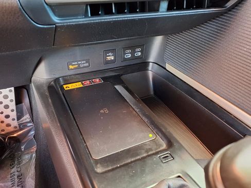 Used 2025 Toyota Camry SE FWD image 24