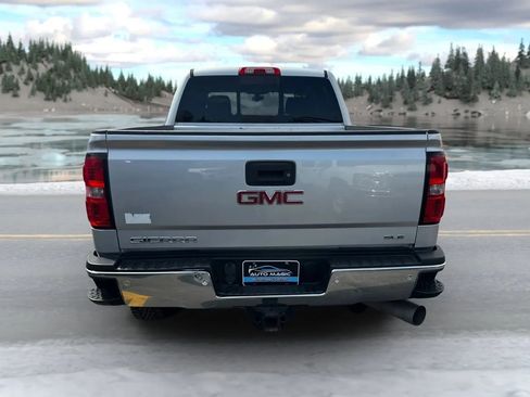 Used 2015 GMC Sierra 2500 SLE w/ SLE Preferred Package image 4