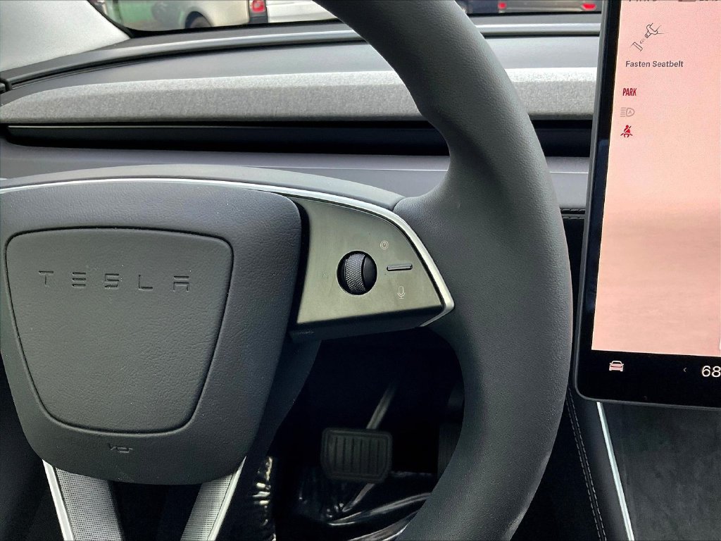 Used 2026 Tesla Model Y Long Range AWD/4WD image 10