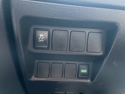 Used 2019 Nissan Rogue Sport S image 24