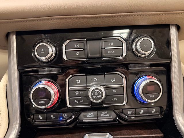Used 2021 GMC Yukon Denali w/ Denali Premium Package AWD/4WD image 40