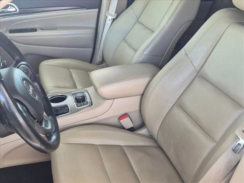 Used 2021 Jeep Grand Cherokee Limited AWD/4WD image 17