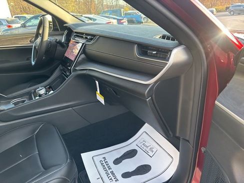 New 2025 Jeep Grand Cherokee Limited w/ Luxury Tech Group II image 20