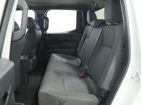 Used 2025 Toyota Tacoma SR5 AWD/4WD image 31