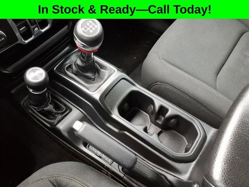 Used 2021 Jeep Wrangler Unlimited Sport AWD/4WD image 16