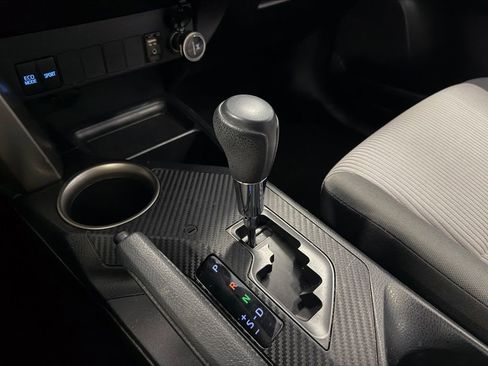 Used 2013 Toyota RAV4 LE image 19