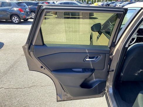 Certified 2024 Nissan Rogue SV image 16