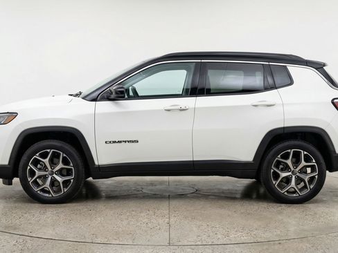 Used 2025 Jeep Compass Limited image 5