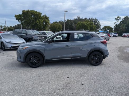 Used 2021 Nissan Kicks SR w/ Interior Electronics Package FWD image 7