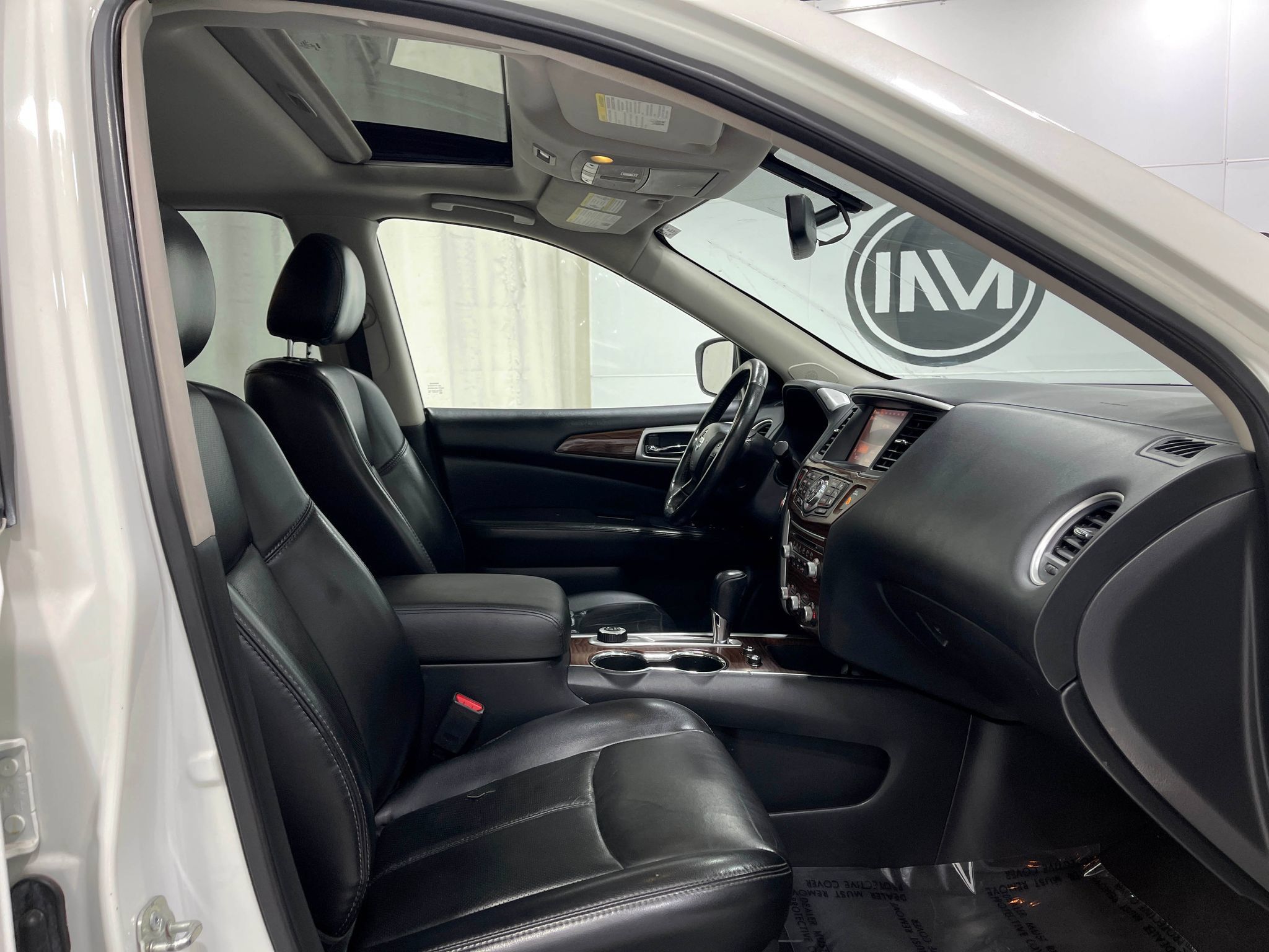 Used 2019 Nissan Pathfinder Platinum w/ Cargo Package AWD/4WD image 34