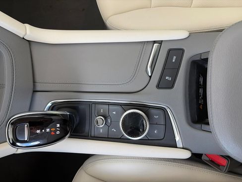 Used 2023 Cadillac XT5 Premium Luxury FWD image 16