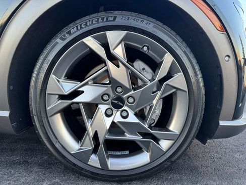 Used 2023 Genesis GV60 Performance image 17