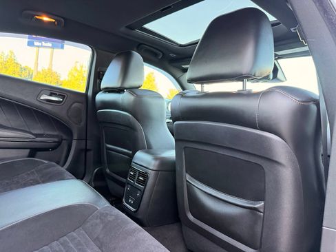 Used 2017 Dodge Charger R/T RWD image 28