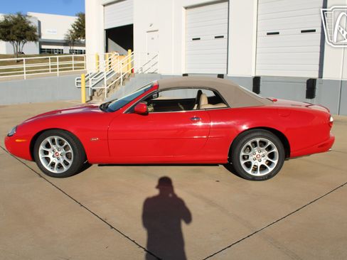 Used 2000 Jaguar XK8 Convertible image 6